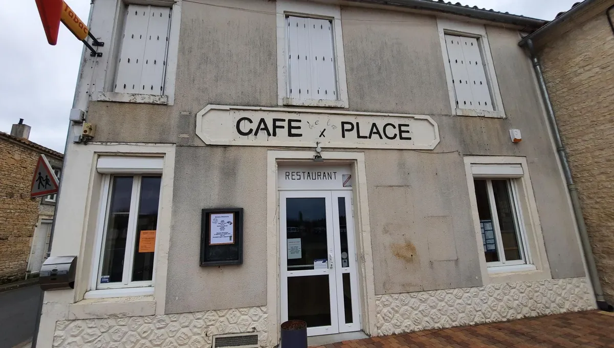 Chroniqueur sur Radio Sauvage ce 2 mai au Café de la Place de Le Langon (85)