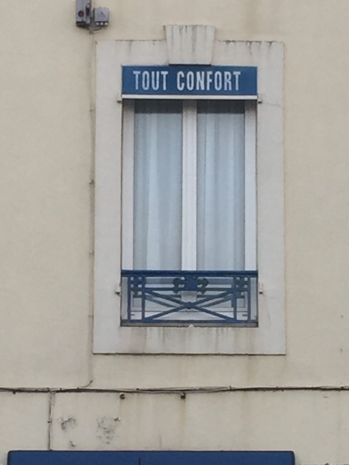 [Où étais-je le... ?] 18 mai 2020 : devant l'hôtel de la gare, à Cherbourg