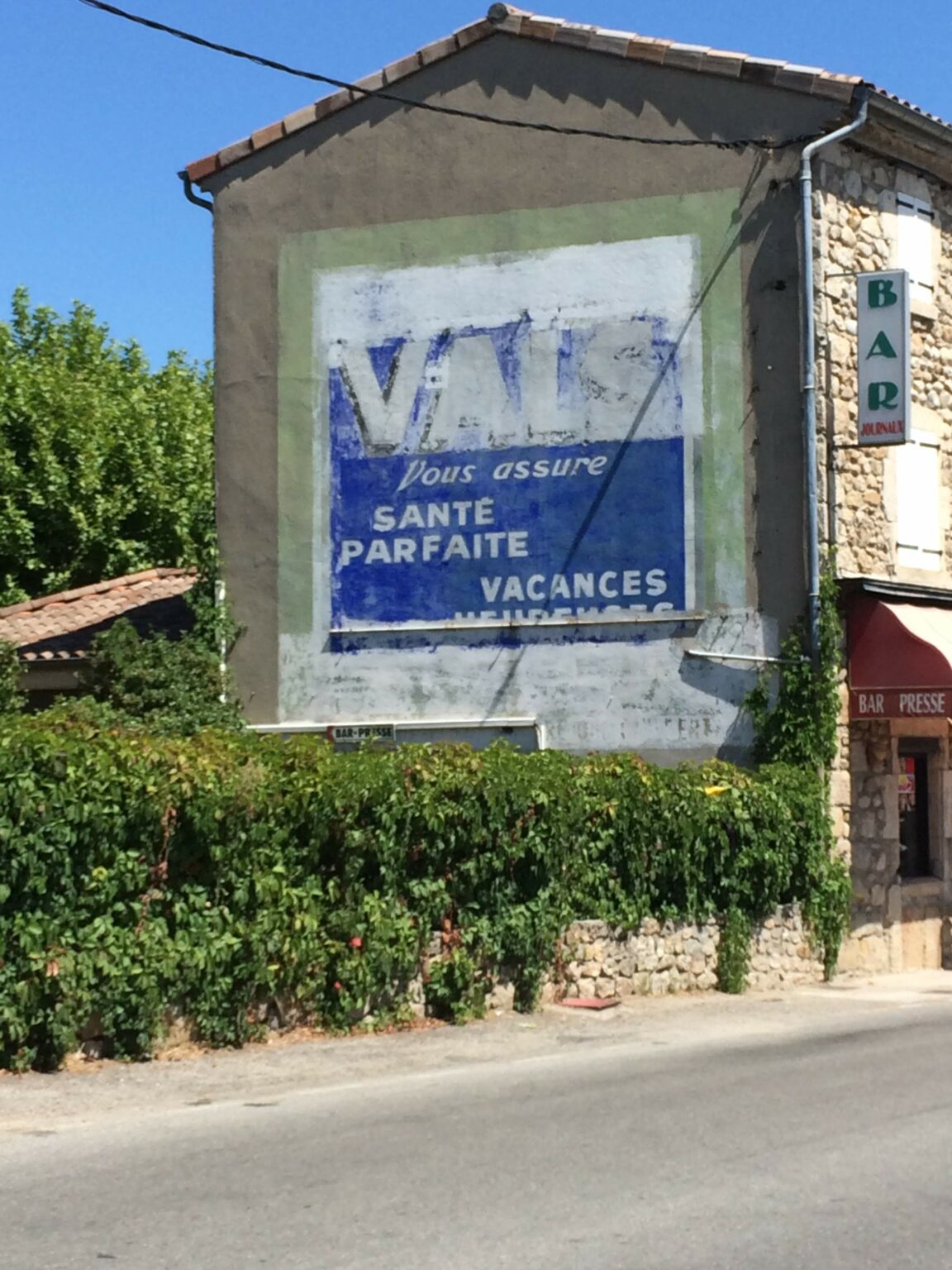 [Où étais-je le... ?] 04 août 2023, devant Vals qui m'assurait des vacances heureuses