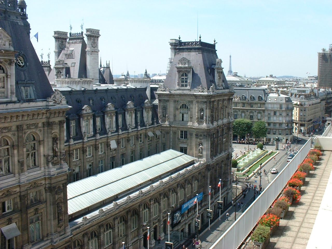 [Où étais-je le... ?] 28 juillet 2004, sur le toit du BHV à Paris
