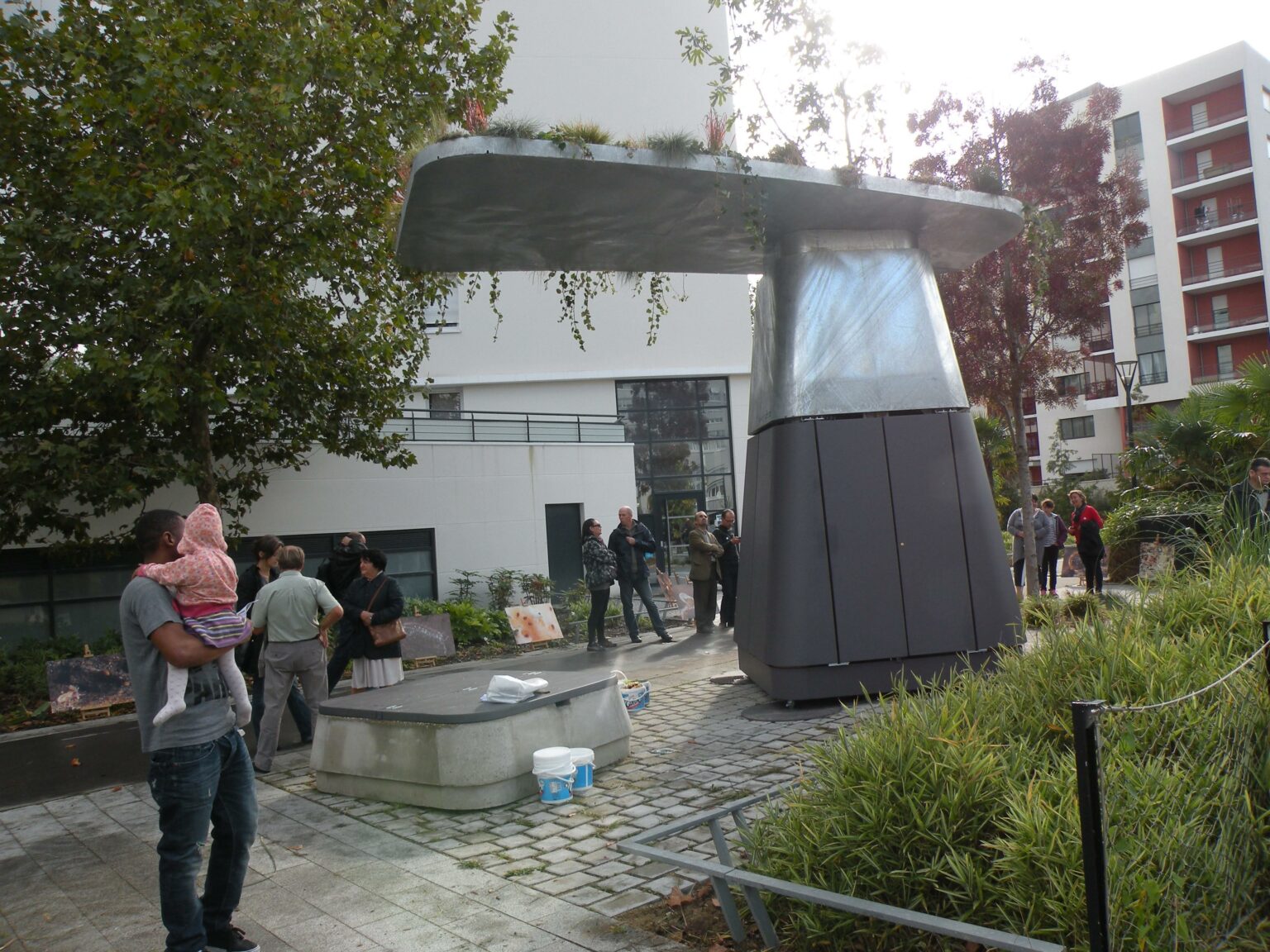 [Où étais-je le... ?] 11 octobre 2014, à Nantes, devant un monstreux composteur en acier
