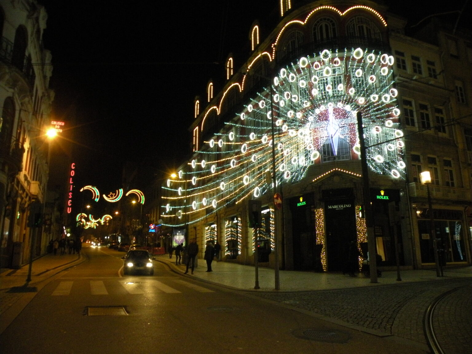 [Où étais-je le... ?] 31 décembre 2019, à Porto (Portugal) devant un paon lumineux
